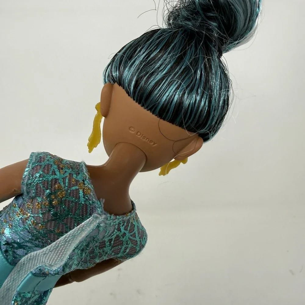 Hasbro Disney Descendants 2 Isle Of The Lost Royal Yacht Ball Uma Doll Shoes